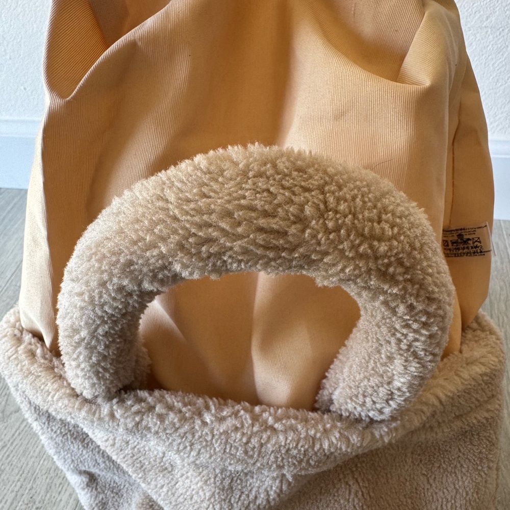 Prada L’Homme Tan Sherpa Tote Bag with Cozy Handles - Picture 4 of 6